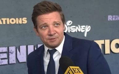 Джереми Реннер впервые появился на публике после серьезной аварии