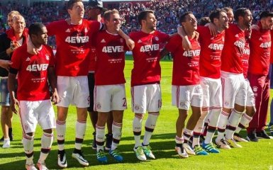 "Бавария" с рекордом выиграла чемпионат Германии: опубликованы фото и видео