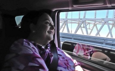 "Может и Николай II жив?": поездка "княгини" Романовой по Крымскому мосту вызвала истерику в сети
