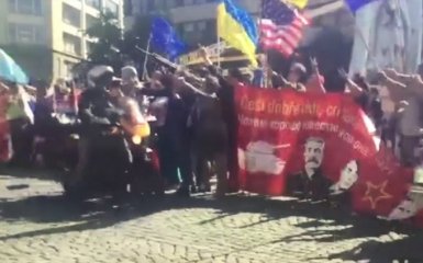 Байкеров Путина освистали в центре Праги: появилось видео