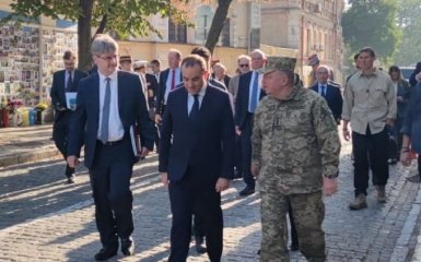 В Украину прибыл министр обороны Франции Себастьен Лекорню