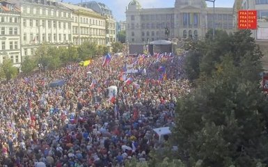 У Празі 70 тис людей вийшли на протест проти постачання зброї Україні та санкцій для РФ