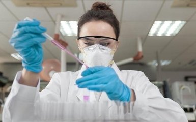 Количество больных коронавирусом в Украине 11 октября резко возросло