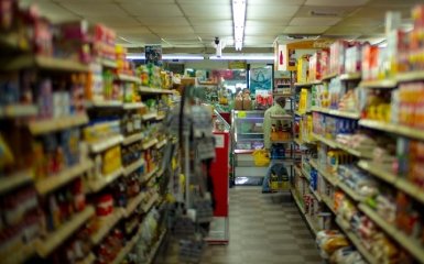 Почему ввели ограничения в супермаркетах: Кабмин объяснил спорное решение