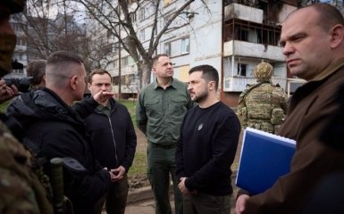 Зеленский побывал на месте ракетного удара в Запорожье — видео