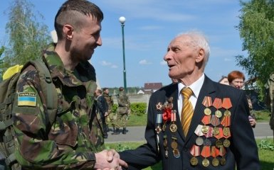 У Києві ветерани зустрілися в бійцями АТО: опубліковані фото