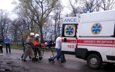 На Дніпропетровщині ВАЗ зіткнувся з Opel, є загиблі: опубліковані фото