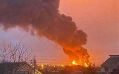 У Свердловській області загорілись склади з порохом