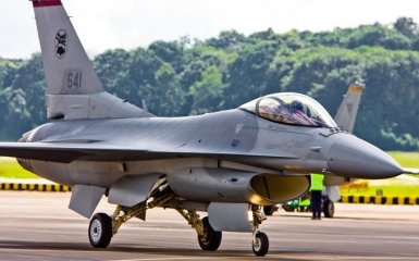Нідерланди готові обговорити передачу Україні винищувачів F-16