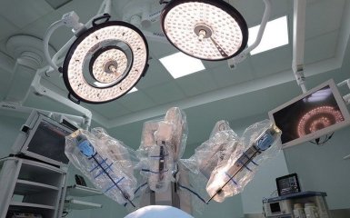 В Украине впервые робот провел уникальную операцию ребенку