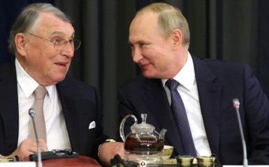 Зачем Путин стягивает войска в Крым - у Зеленского наконец раскрыли шокирующую правду