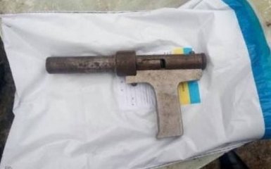 На Дніпропетровщині маленький хлопчик випадково застрелив сестру