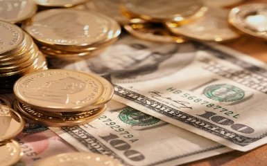 На 3 февраля Нацбанк вновь опустил курс национальной валюты