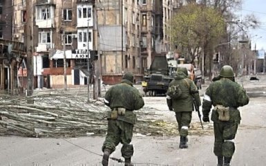 Військові РФ планують показово судити українських військовополонених в Маріуполі