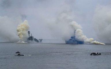 Флот армии РФ в Черном море панически маневрирует после атак дронов — Гуменюк