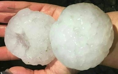 В Украине выпал крупный град: появились фото и видео стихии