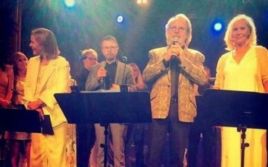 Легендарная группа воссоединилась в свой 50-летний юбилей