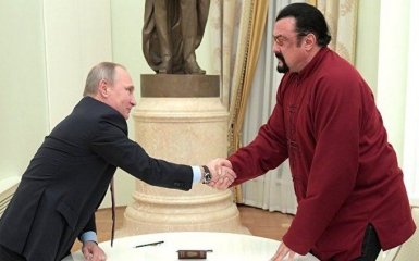 Голлівудський актор отримав від Путіна російський паспорт: з'явилися фото