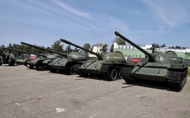 Як армія РФ воюватиме старими радянськими танками-пам'ятниками — пояснення експерта