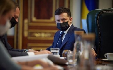 Зеленский предложил увеличить численность войск Украины