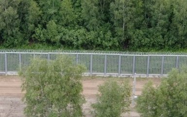 Польща добудувала електронний бар'єр на кордоні з Білоруссю