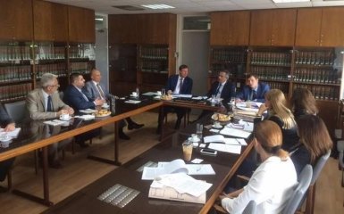 Луценко попал в неприятный конфуз из-за фото с Кипра