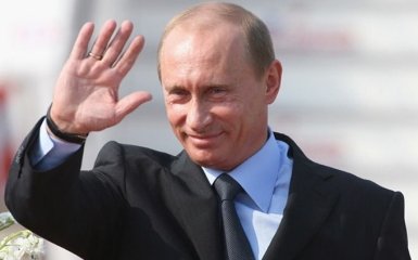 Путин покривлялся перед рабочим: сеть возмутило видео
