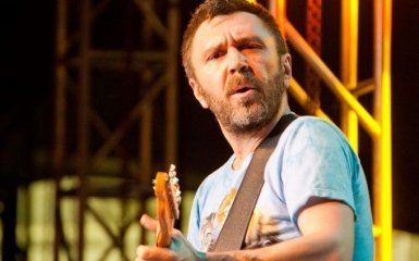 Шнуров засветился без одежды на Новой волне: опубликованы фото