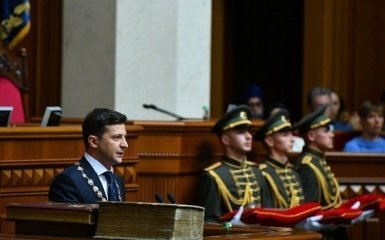 Роспуск Рады: у Зеленского упрекнули парламент