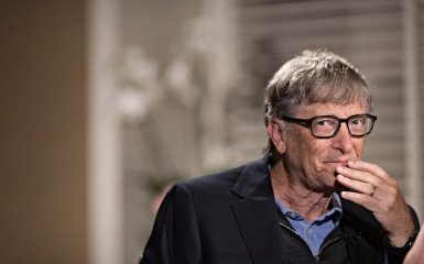 Билл Гейтс уступил позиции в рейтинге самых богатых людей планеты