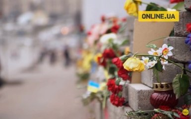 На аллее Героев Небесной Сотни рекламируют концерты: появилось видео