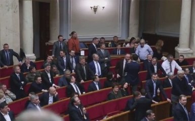 Скандальное голосование в Раде: нардепов поймали на кнопкодавстве, появилось видео