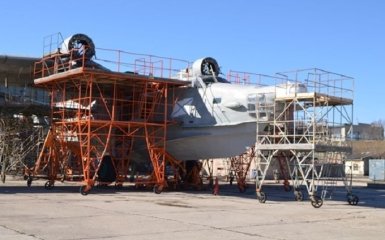Россия хочет продать украинский авиационный ремонтный завод в Крыму