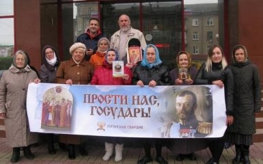 Стриптизерша против "Матильды": оккупанты провели в Луганске странную акцию