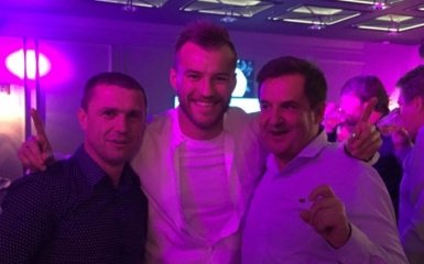 Футболисты "Динамо" отпраздновали чемпионство в ресторане: появилось фото