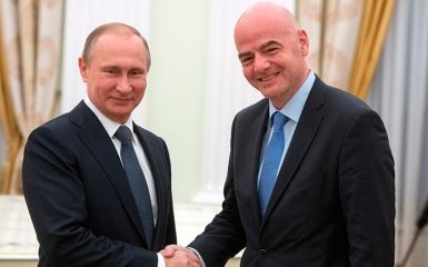 Президент ФИФА вручил Путину "красаву": опубликованы фото