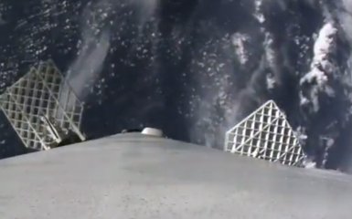 SpaceX снова посадила ракету на платформу в океане: появилось грандиозное видео