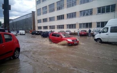 Потоп у Києві: з'явилися фото і відео наслідків зливи
