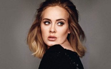 Знаменитая певица выругалась матом прямо со сцены: опубликовано видео