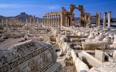 Боевики ИГИЛ потеряли важный город в Сирии: впечатляющее видео последствий боев