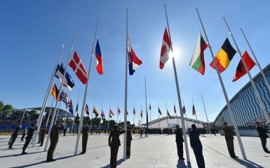 У НАТО закликають членів блоку перейти до "воєнної економіки" заради України