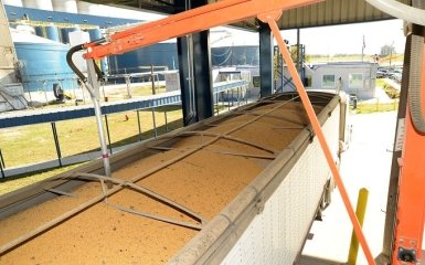 Україна змінила правила експорту зерна на вимогу Єврокомісії