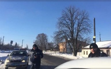 Жесткий разговор водителя и полицейских на Полтавщине возмутил соцсети: появилось видео