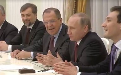 В России на примере американца показали, что Путин - гопник