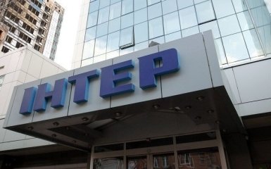 В Киеве здание скандального телеканала забросали коктейлями Молотова