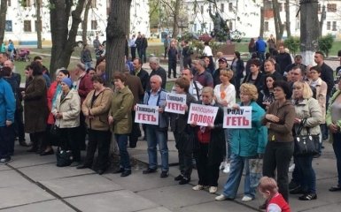 Захоплення сільради під Києвом: з'явилося відео сутички депутатів