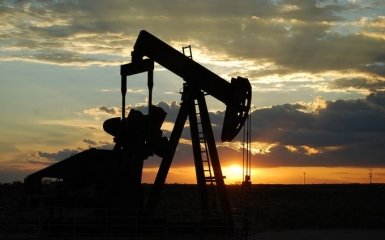 Рекордний обвал цін на нафту: у Росії готуються рятуватися від наслідків