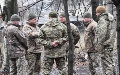 Зеленський терміново відправив на Донбас міністра оборони і главу ЗСУ