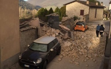 Землетрясение в Италии: появилось видео с разрушениями