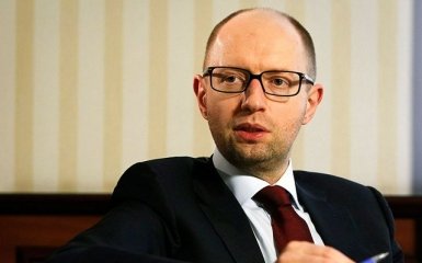 Яценюк вимагає від Росії пояснень щодо заборони пересування українських фур